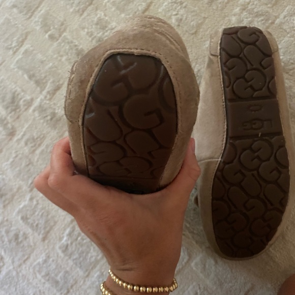 ugg bow slippers - Picture 3 of 4